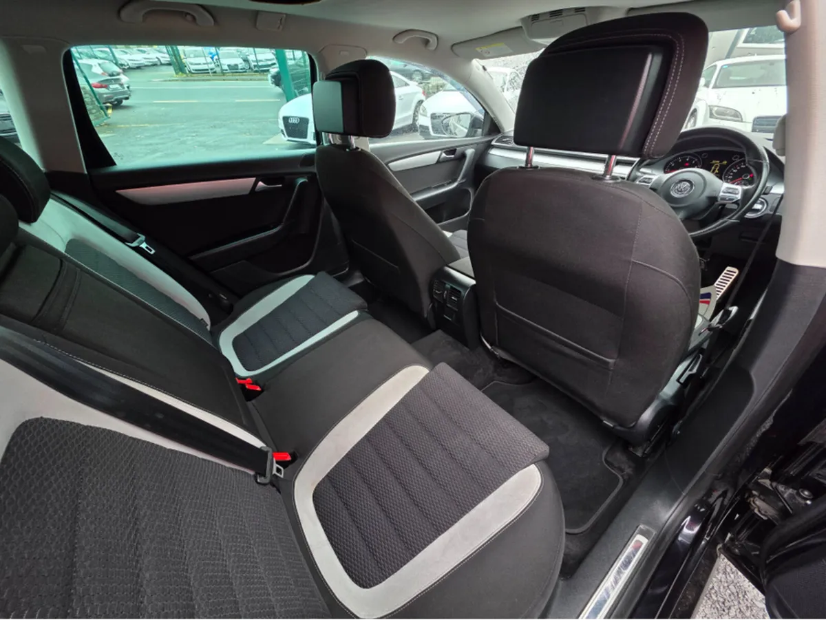 Volkswagen Passat ESTATE 1.4 TSI R-LINE EDITION  R - Image 4