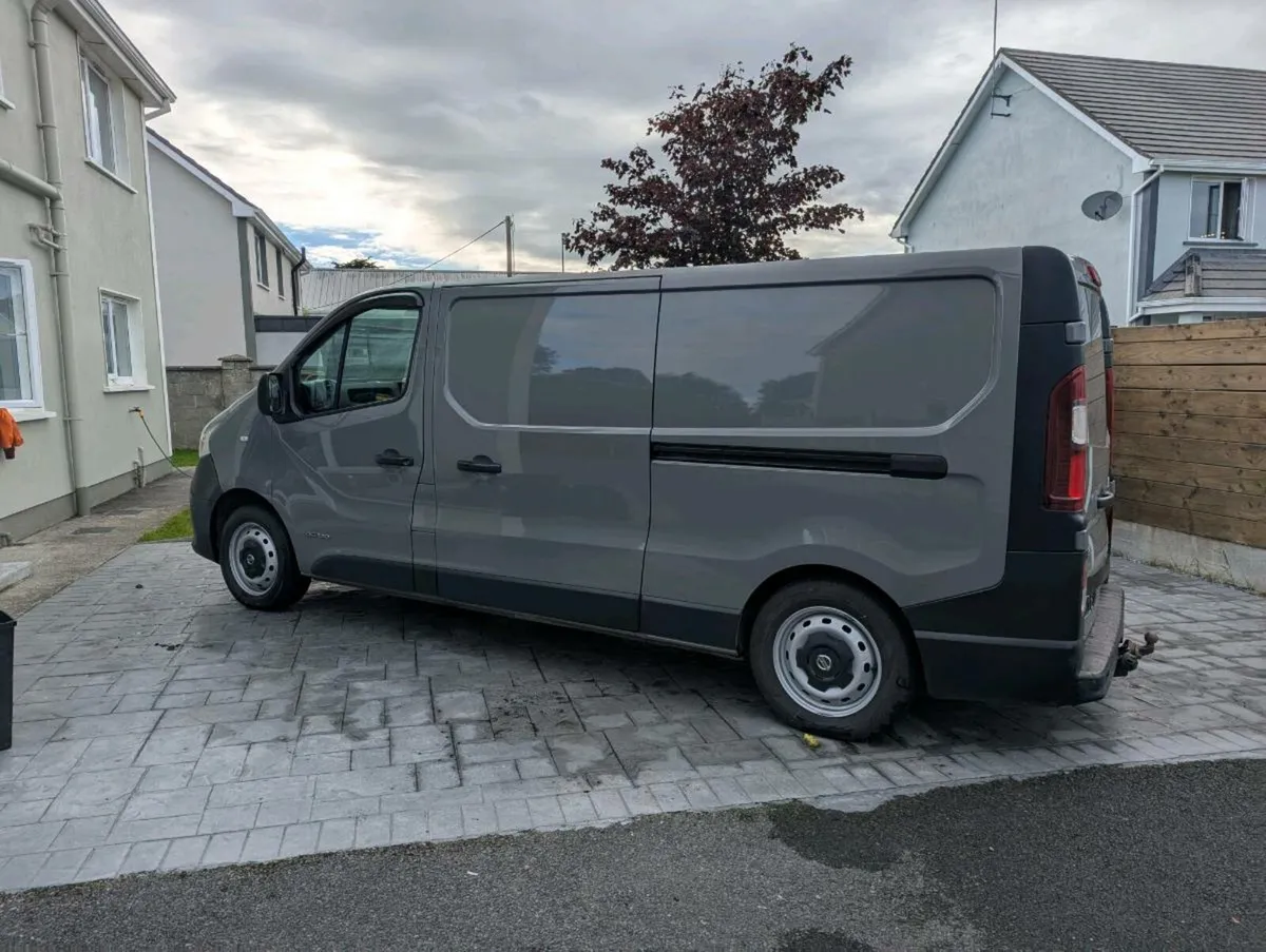 Nissan nv300 - Image 2