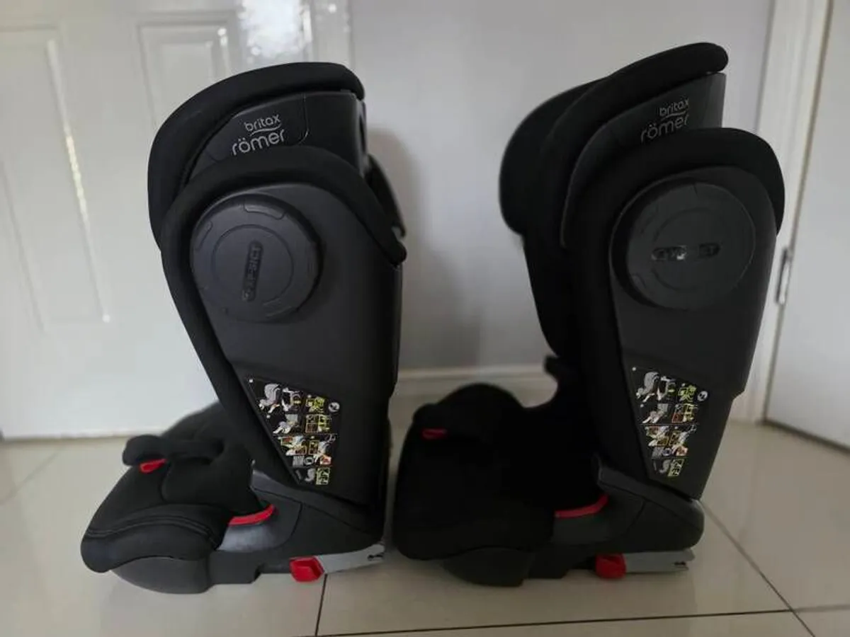 2 x Britax Romer Isofix car seats - Image 2