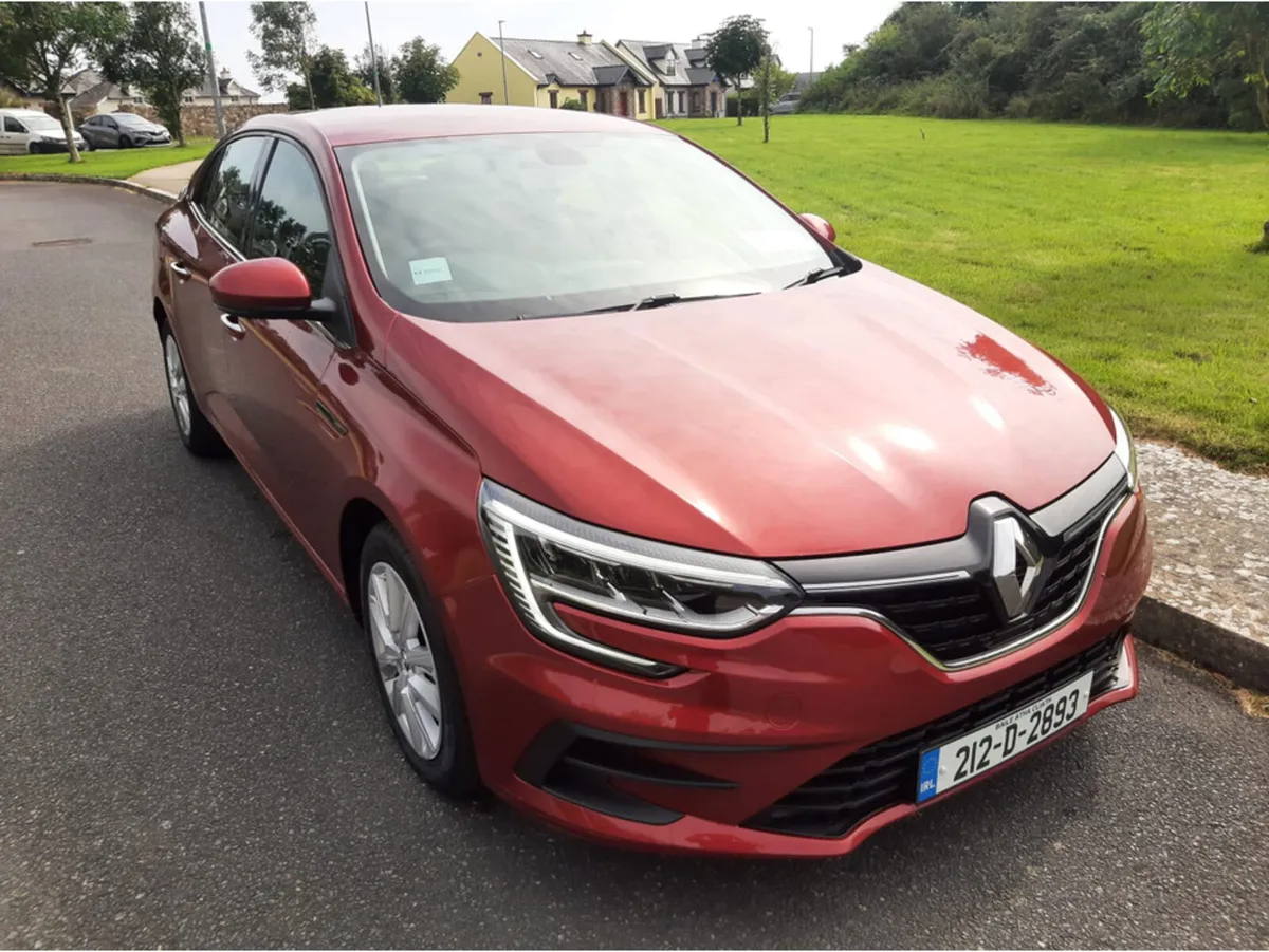 Renault Megane PLAY BLUE DCI 115 6DFUL 6DFULL 4DR - Image 3
