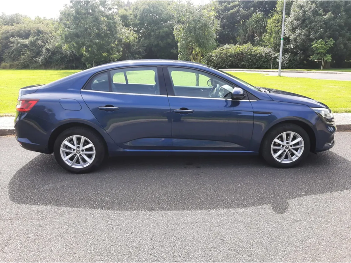 Renault Megane IVGRAND COUPE PLAY BLUE DCI 4DR - Image 4