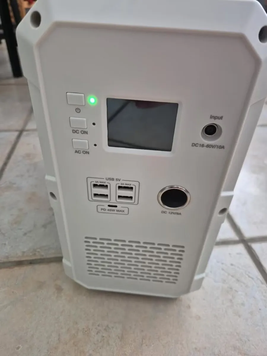 BLUETTI EB150 Power Station + PV120 Solar Panel - Image 4