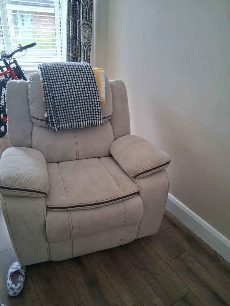 Recliner sofa - Image 3