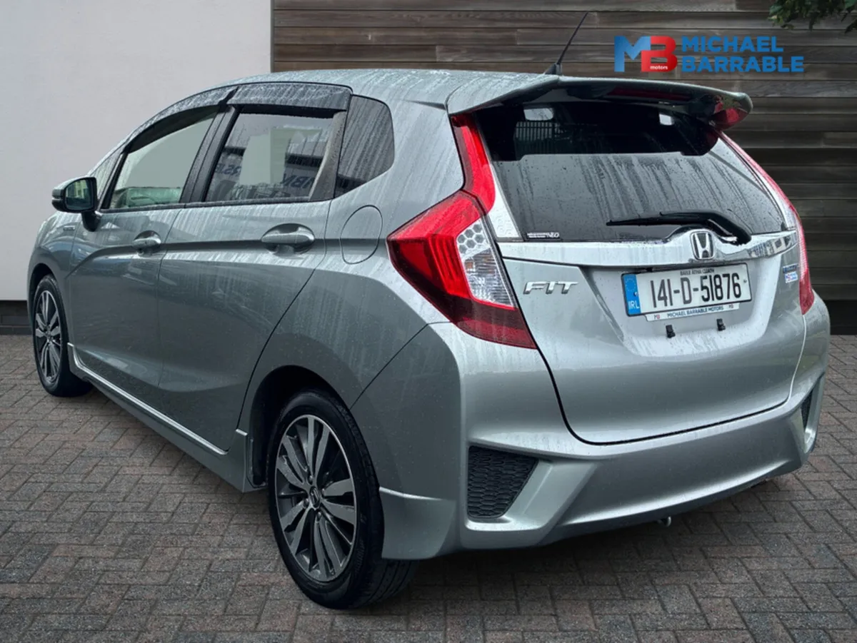 Honda Fit Hybrid Automatic - Image 4