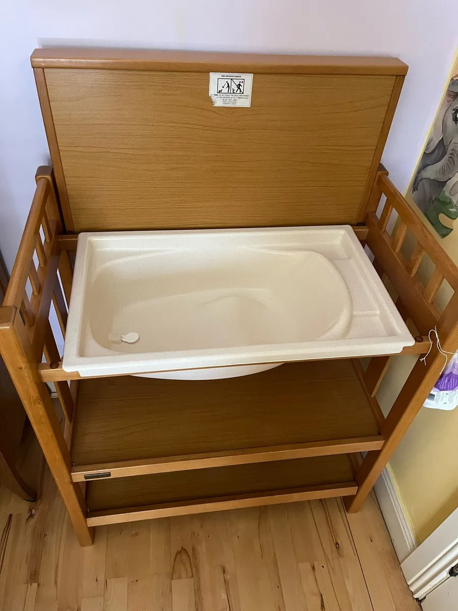 Baby changing unit - Image 2