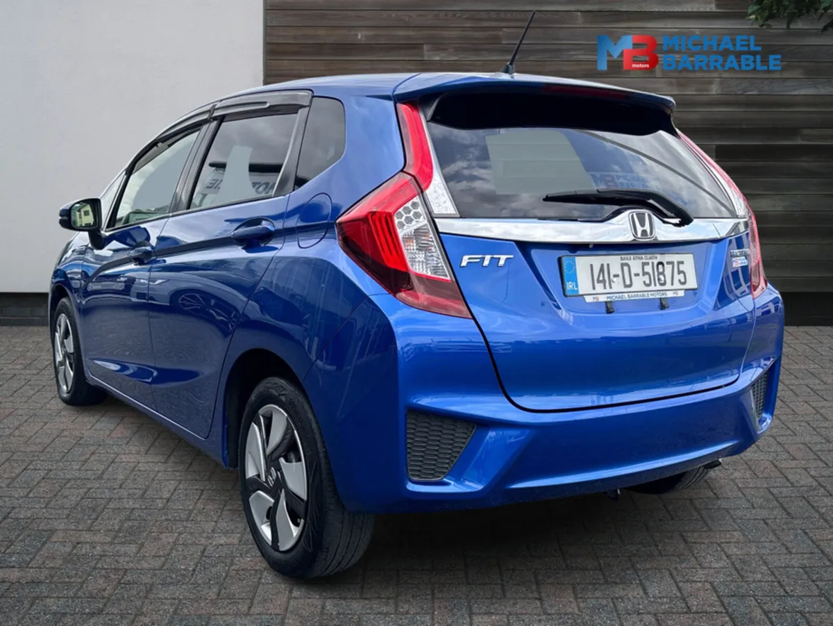 Honda Fit 1.5 Hybrid - Image 4
