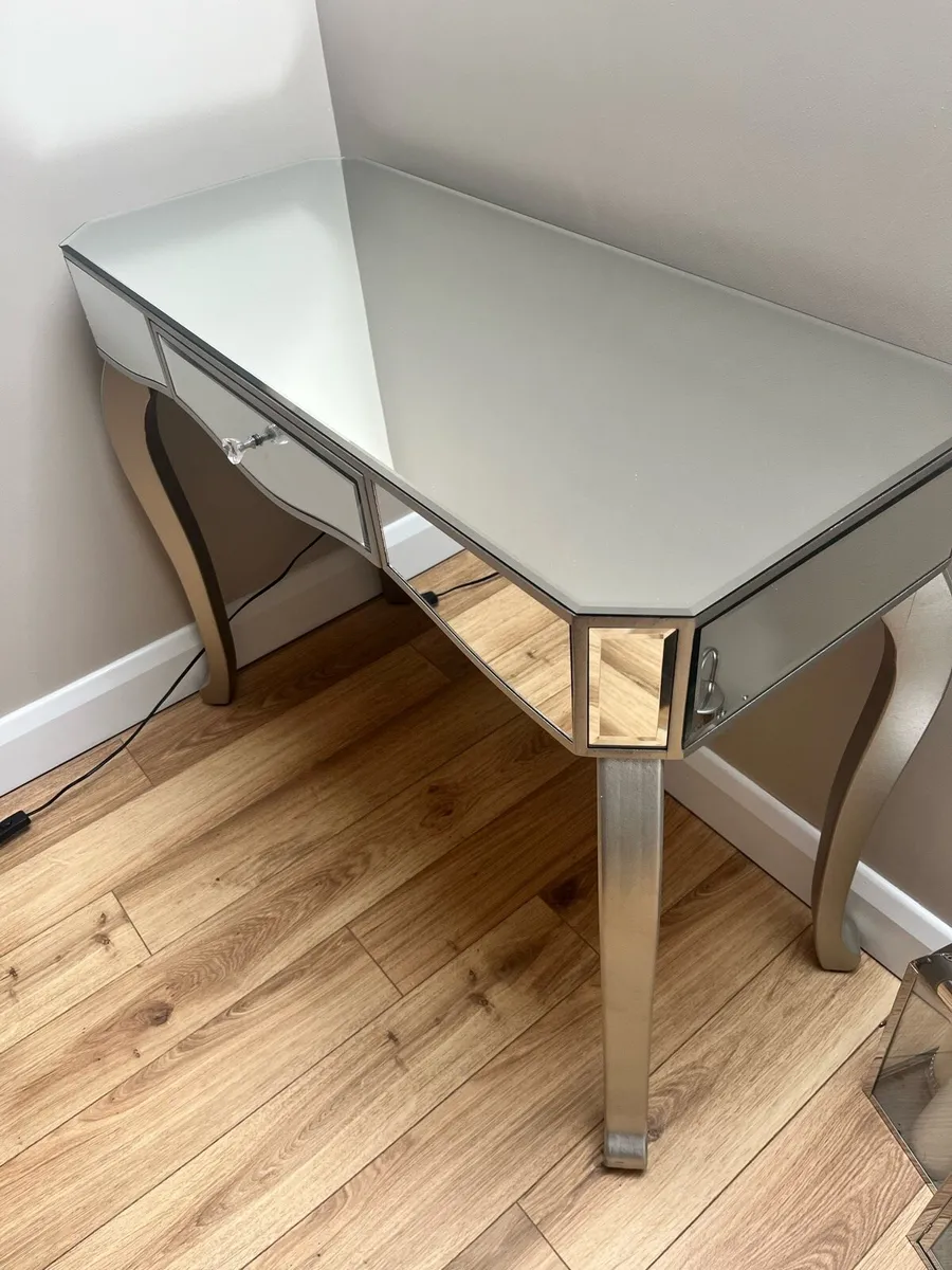 Console table - Image 3