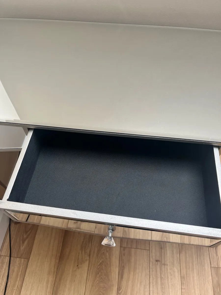Console table - Image 4