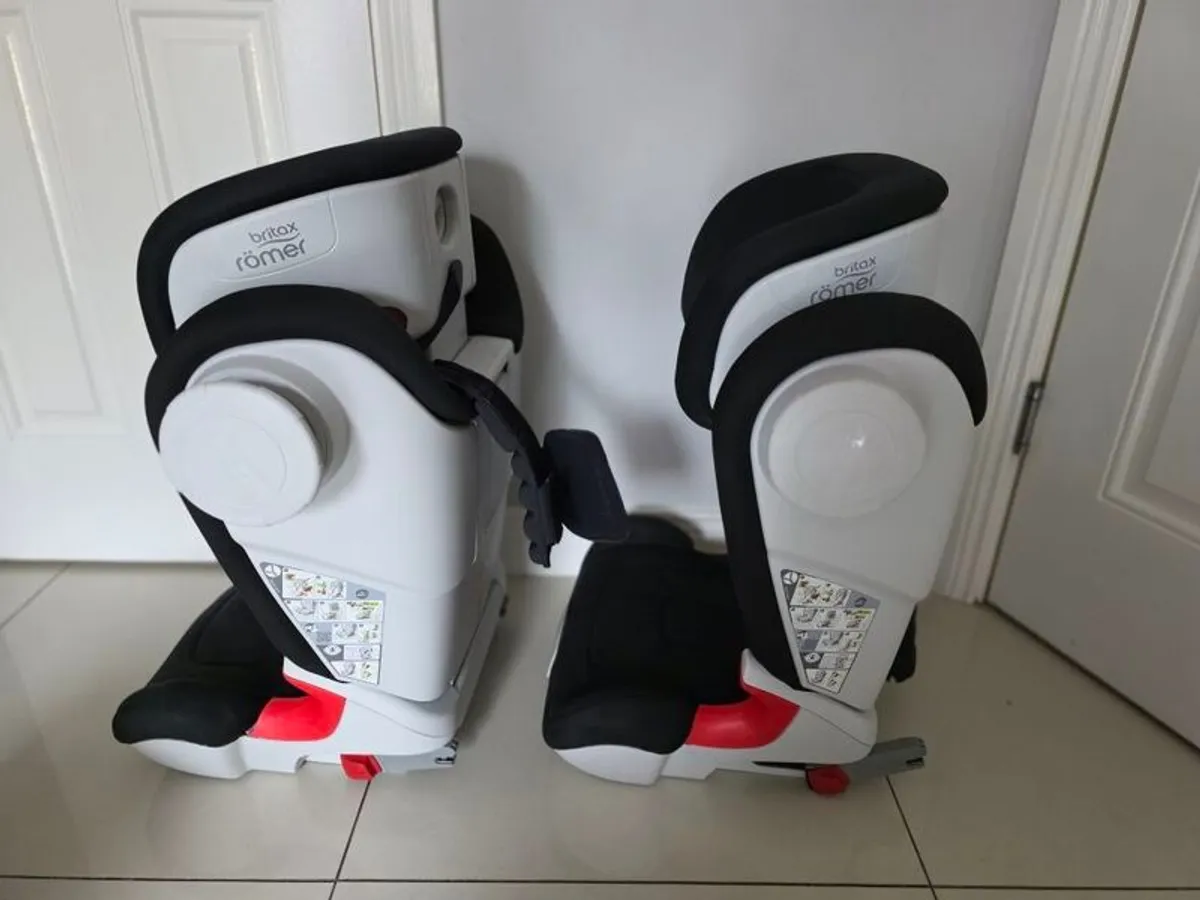 2 x Britax Romer Isofix car seats - Image 2