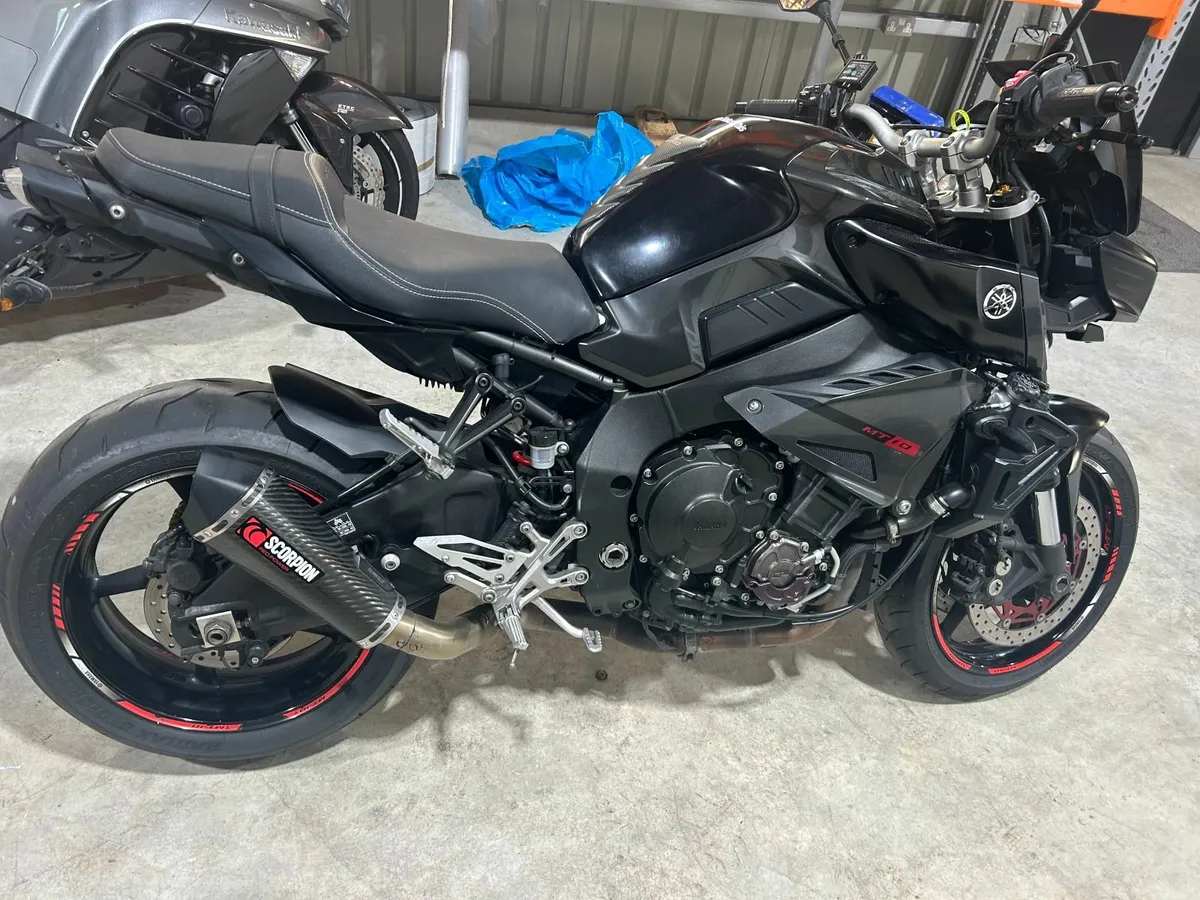YAMAHA  MT 10      2016 - Image 1