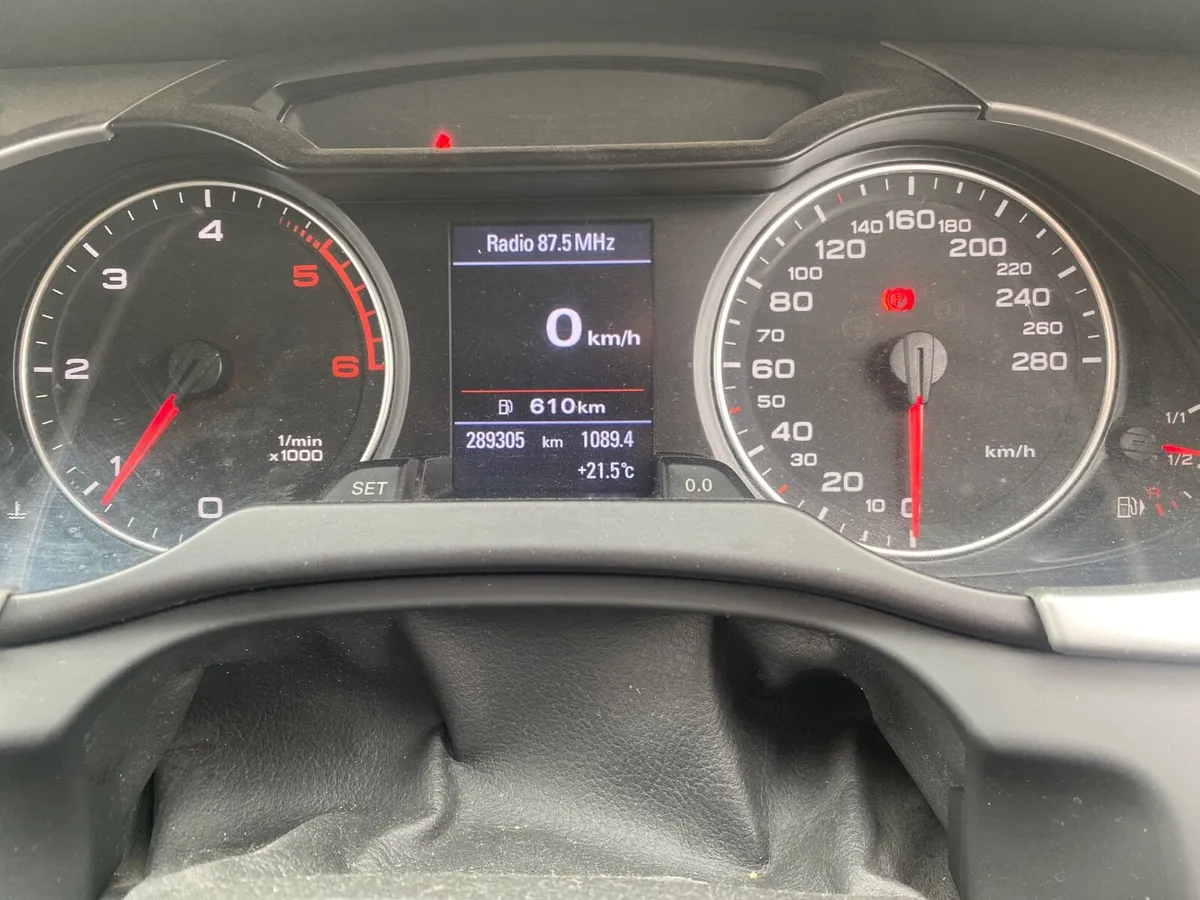 Audi A4 B8 - Image 2