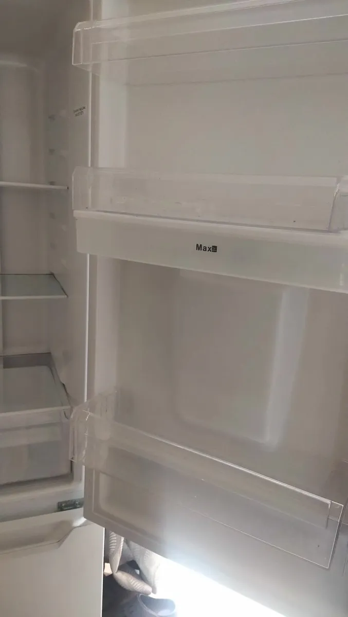 Refrigerator - Image 3