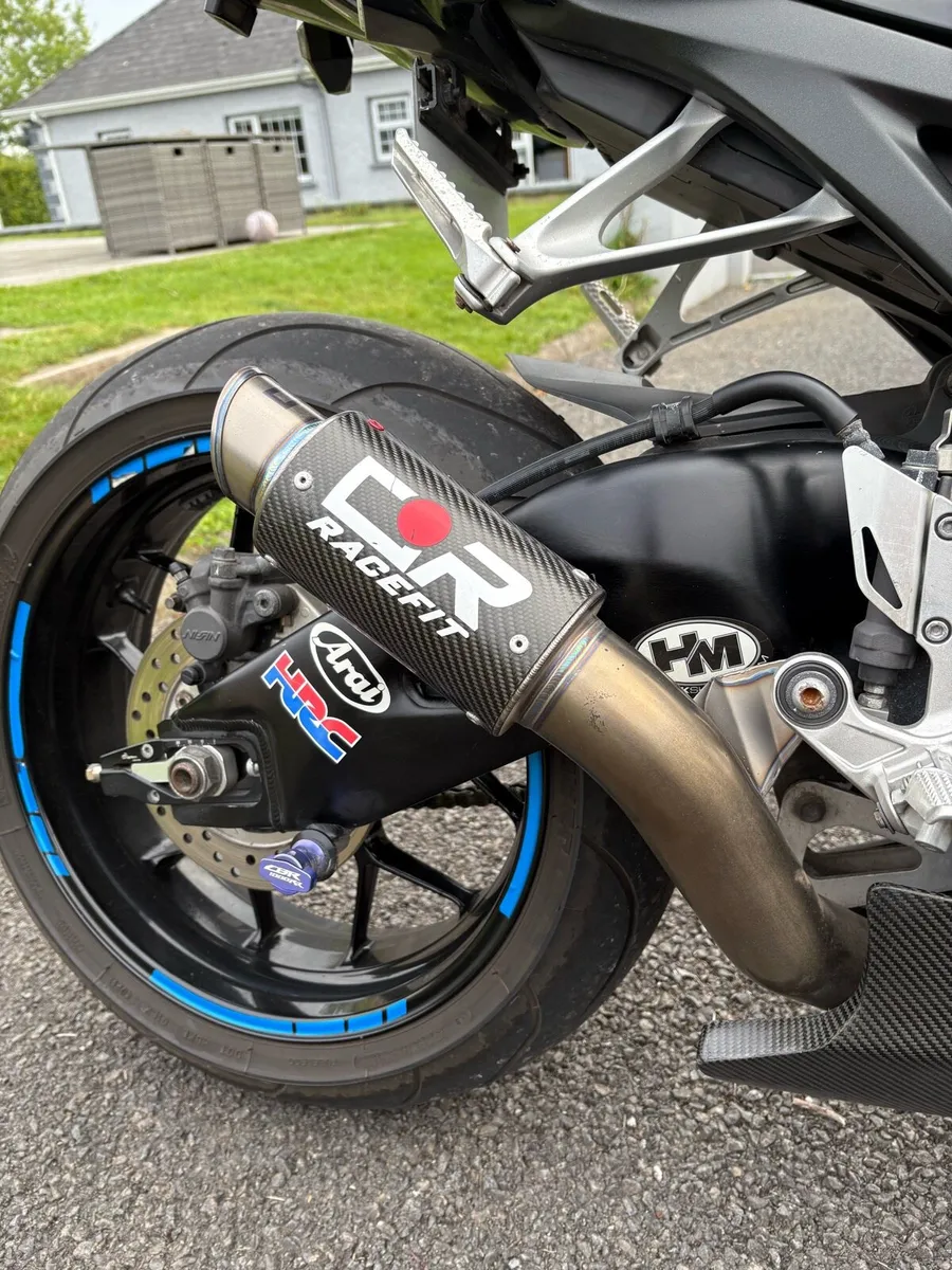 Honda CBR 1000 Fireblade. - Image 2