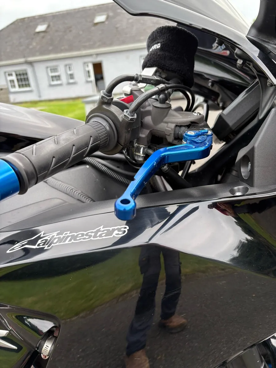 Honda CBR 1000 Fireblade. - Image 4