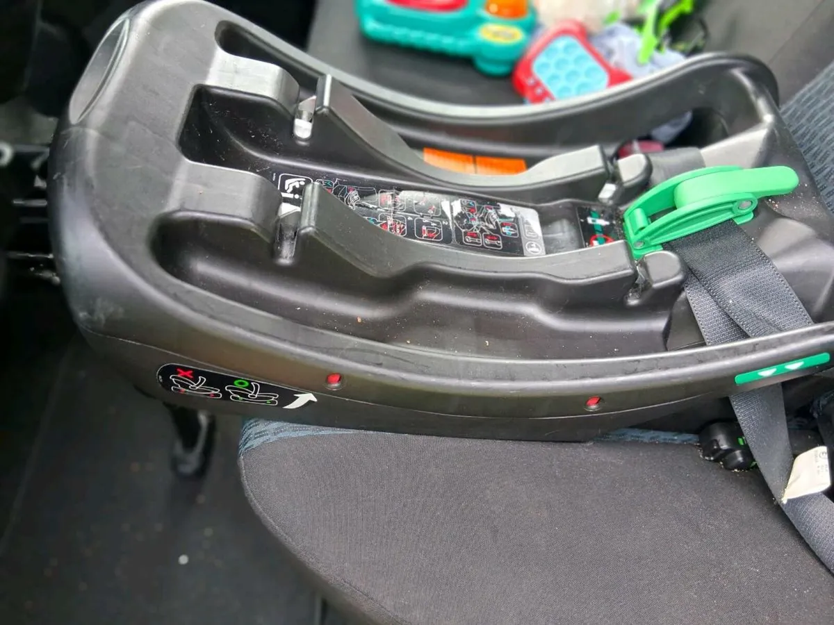 Joie Car Seat with Isofix - Image 4