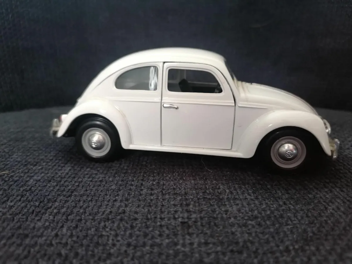 VW 1955 Beetle Bug SS7707 Die cast Car - Image 1