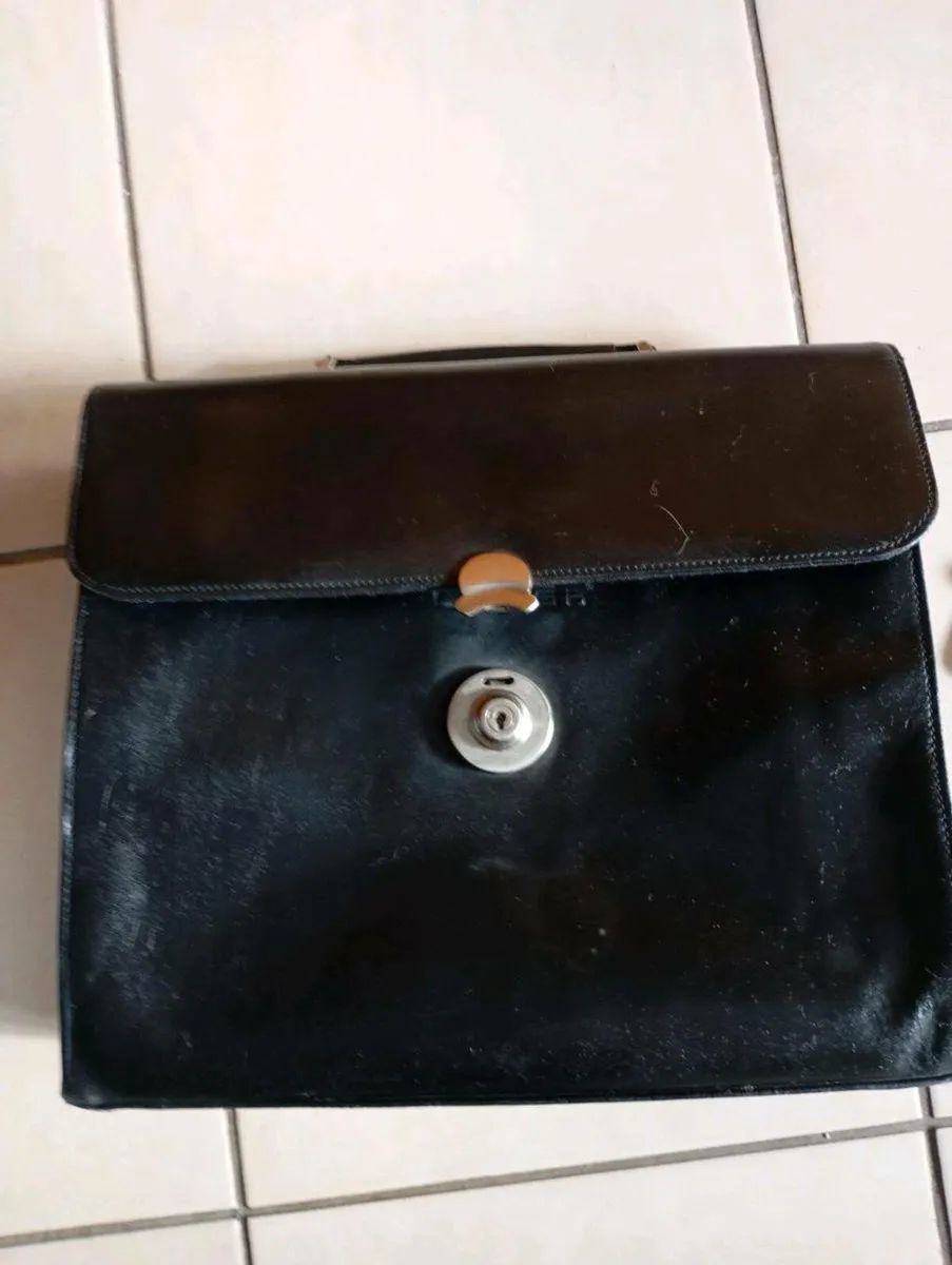Black leather briefcase - Image 1