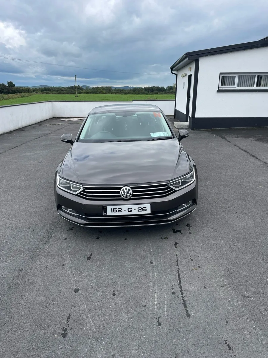 Volkswagen Passat 2015 - Image 2