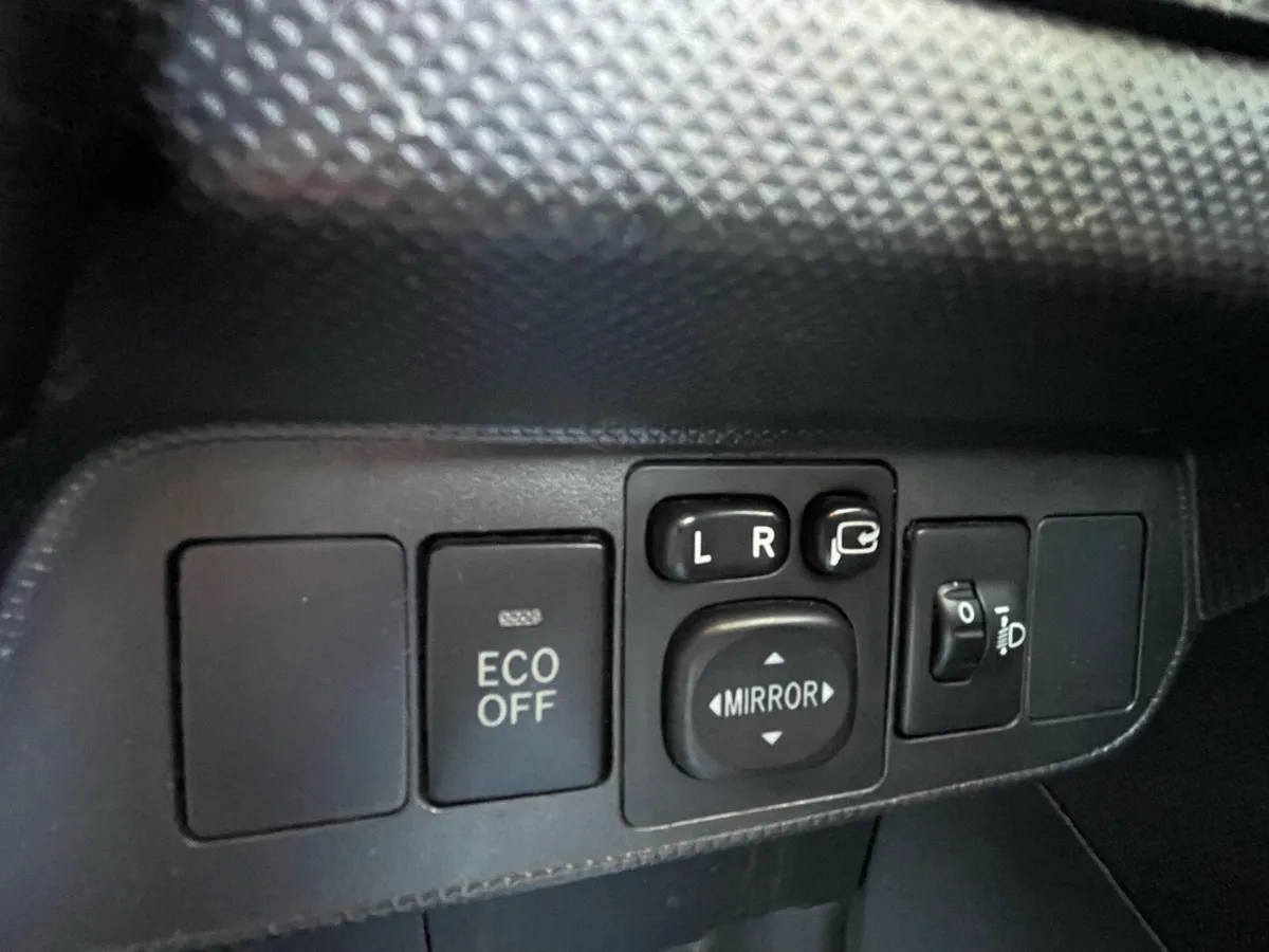 Toyota Auris 194km 3500 - Image 4