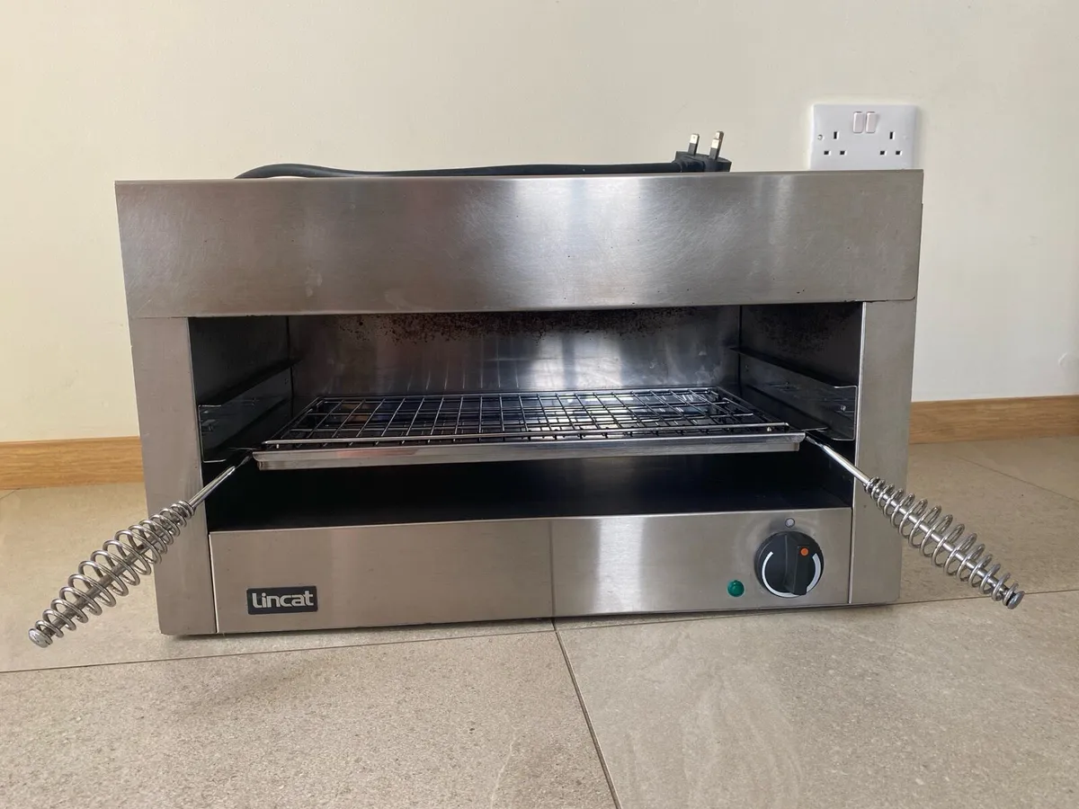 Lincat electric grill - Image 1
