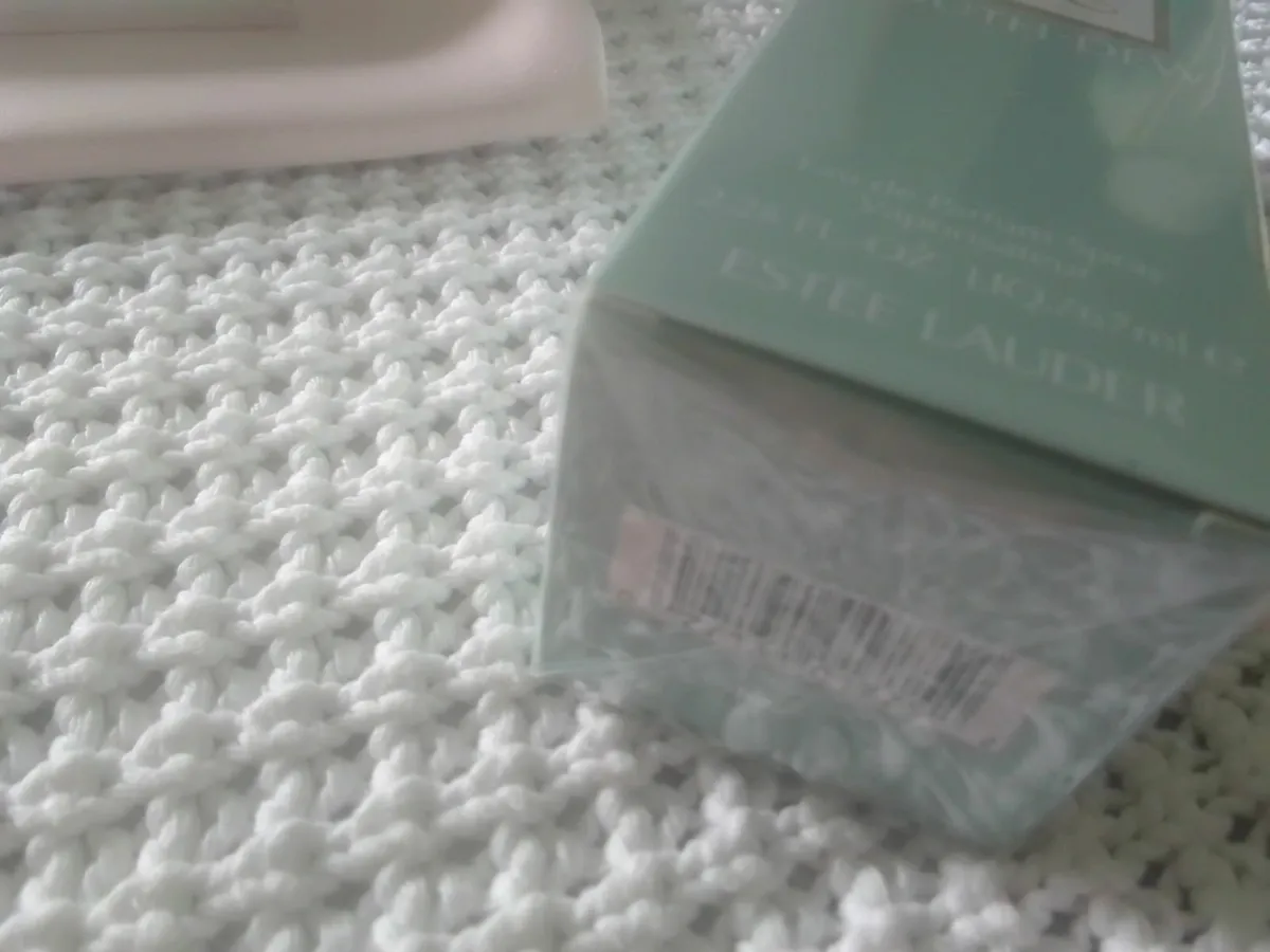 ESTEE LAUDER YOUTH DEW EDP 67MLS NEW UNOPENED - Image 2