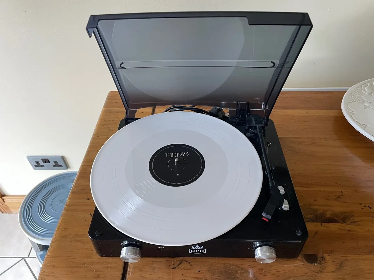 Record Player with Built in Speakers - Image 3