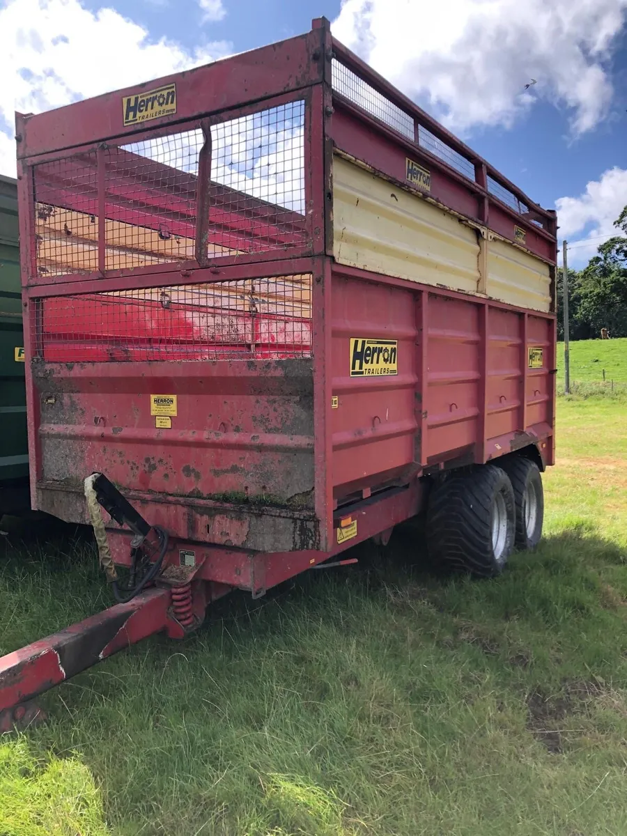 2010 Herron 12t silage trailer 550 wheels - Image 2