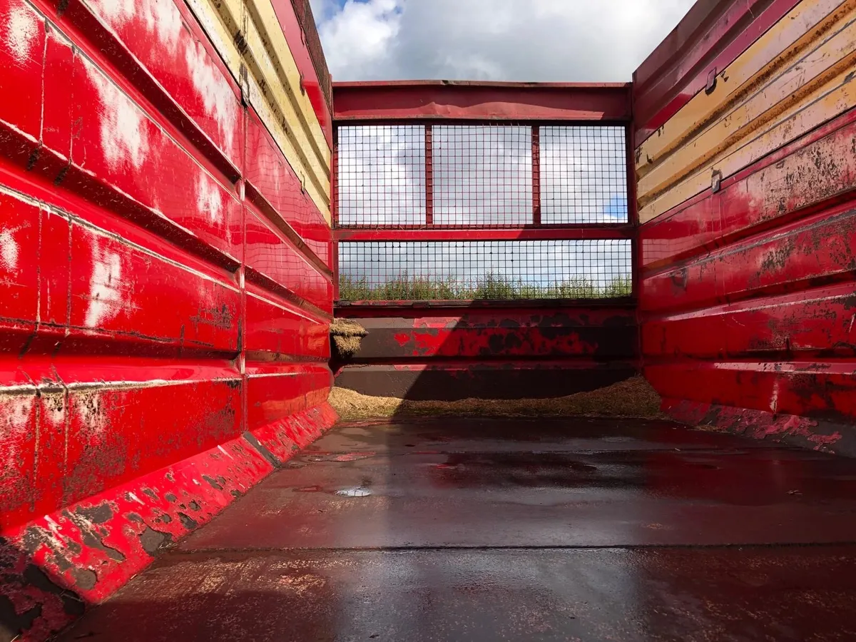 2010 Herron 12t silage trailer 550 wheels - Image 4