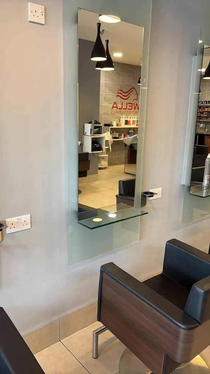 Beauty Salon: Wall Mirrors with integral shelf - Image 2