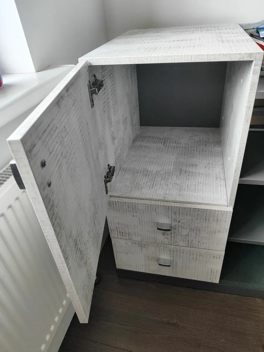 Desk table & Chair - Image 4