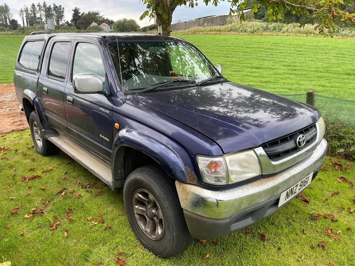toyota hilux - Image 1