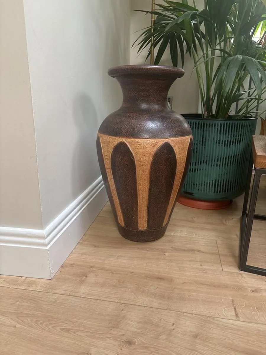 Large Ceramic Grecian style ceramic urn - Image 1