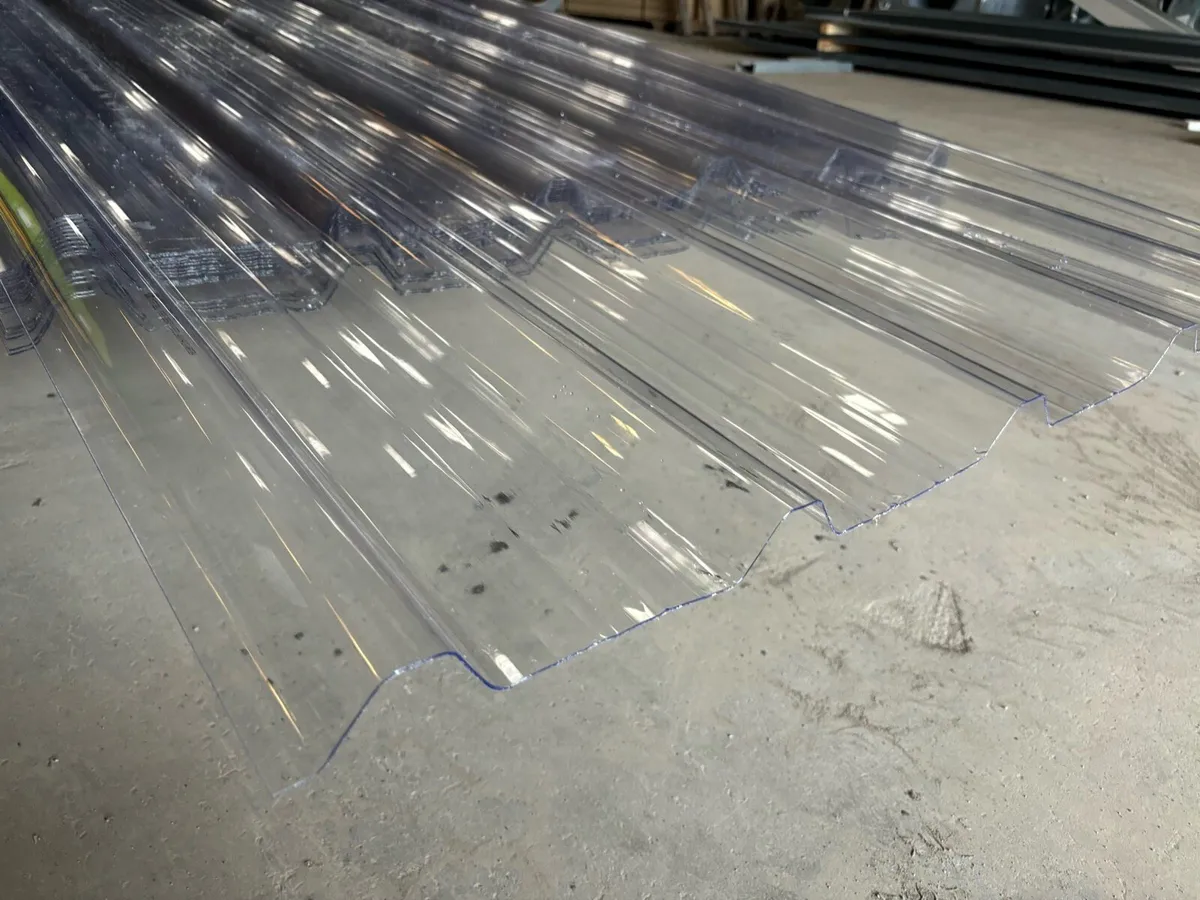 CLEAR POLYCARBONATE UNBREAKABLE ROOF SHEETING - Image 2