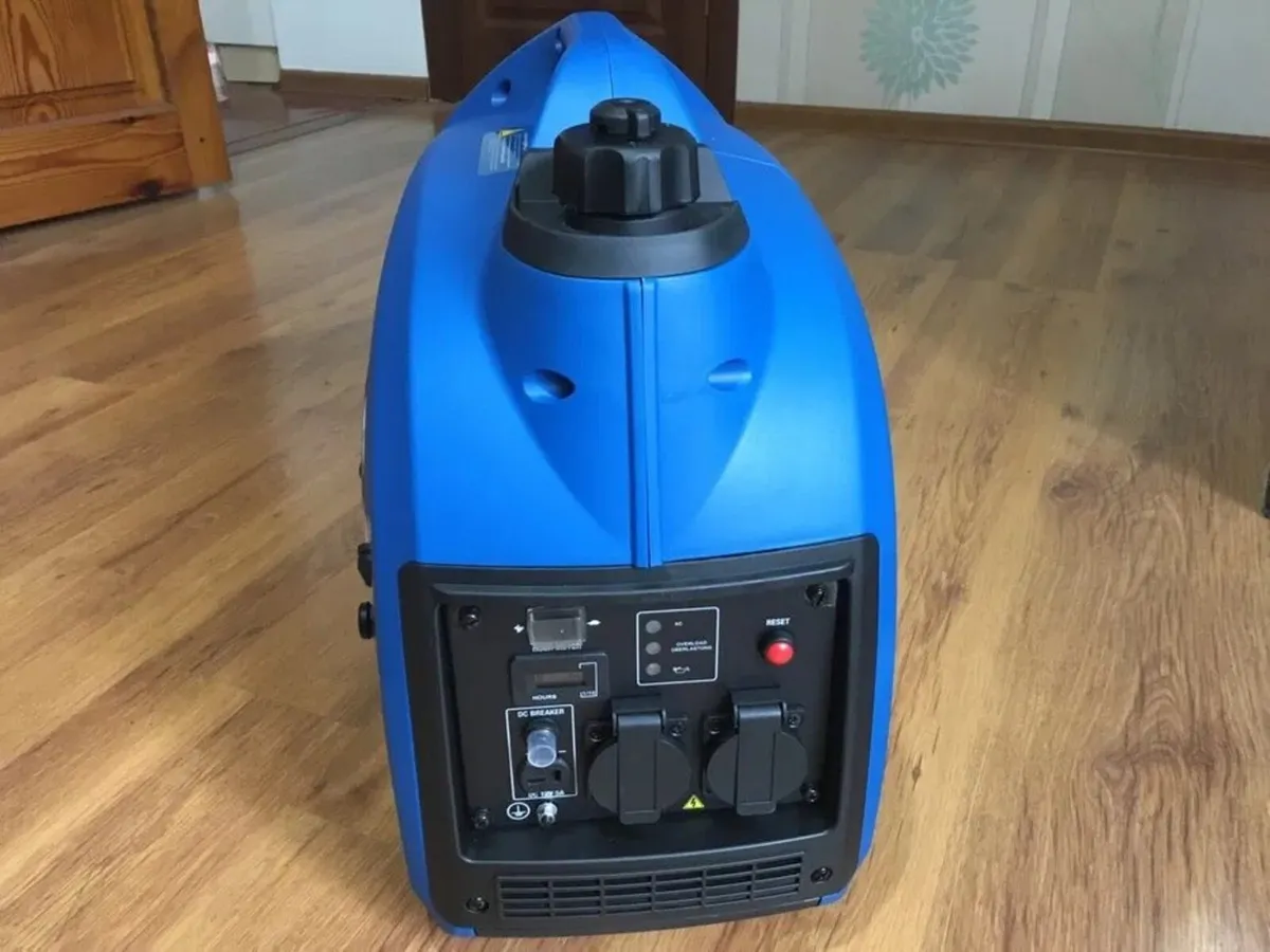 Hyundai HY2000Si Inverter Generator Like New Box - Image 2