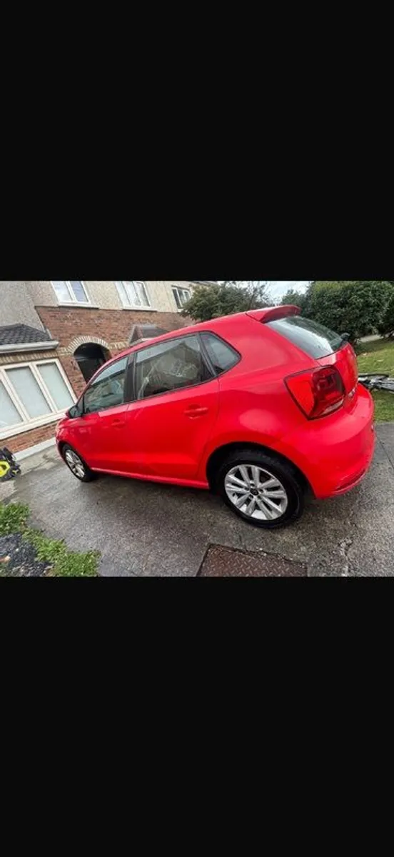 2015 Volkswagen Polo - Image 2