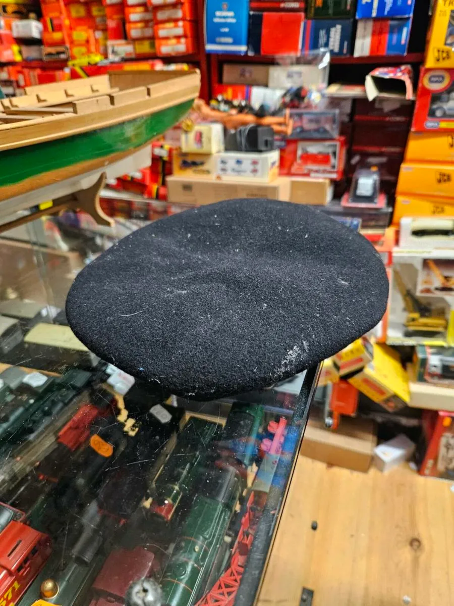 Vintage Irish Army Defence Forces Beret - Image 2