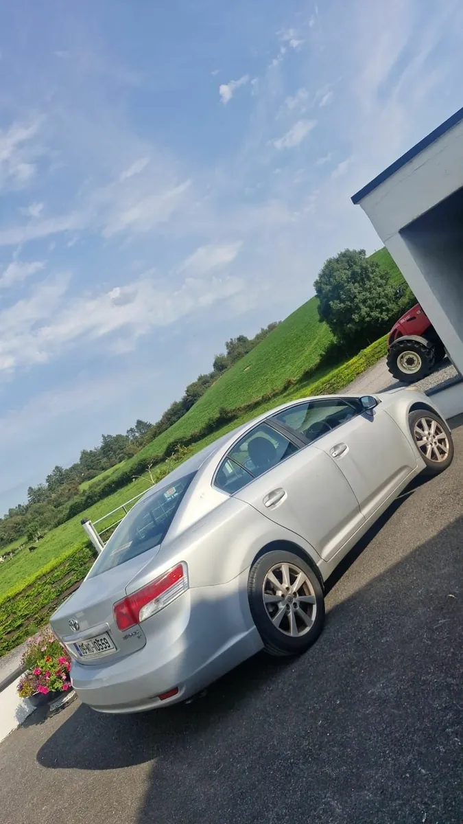 Toyota Avensis 2009 - Image 2