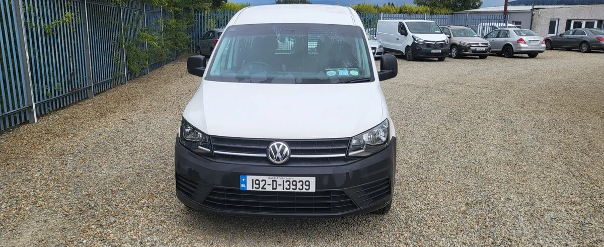 Stunning LWB Volkswagen Caddy 2019 - Image 3
