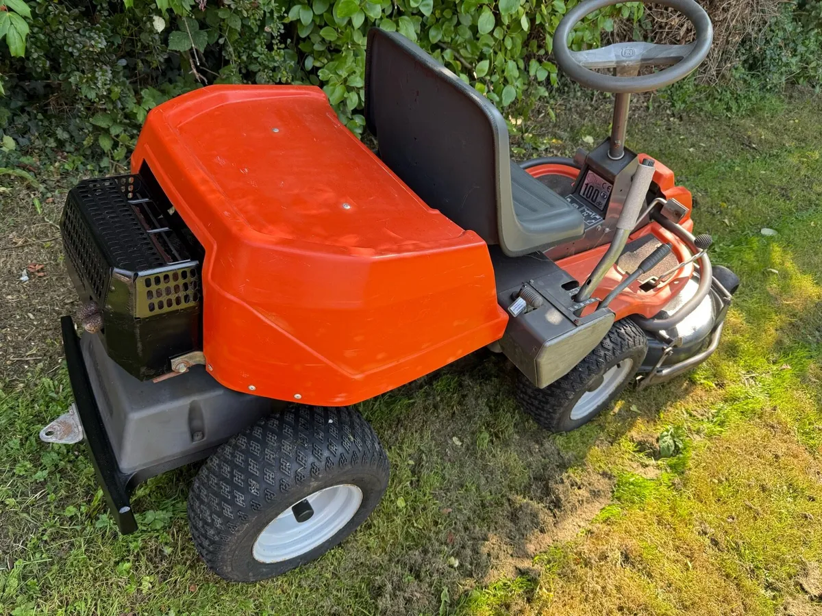 Ride on Lawnmower - Image 2