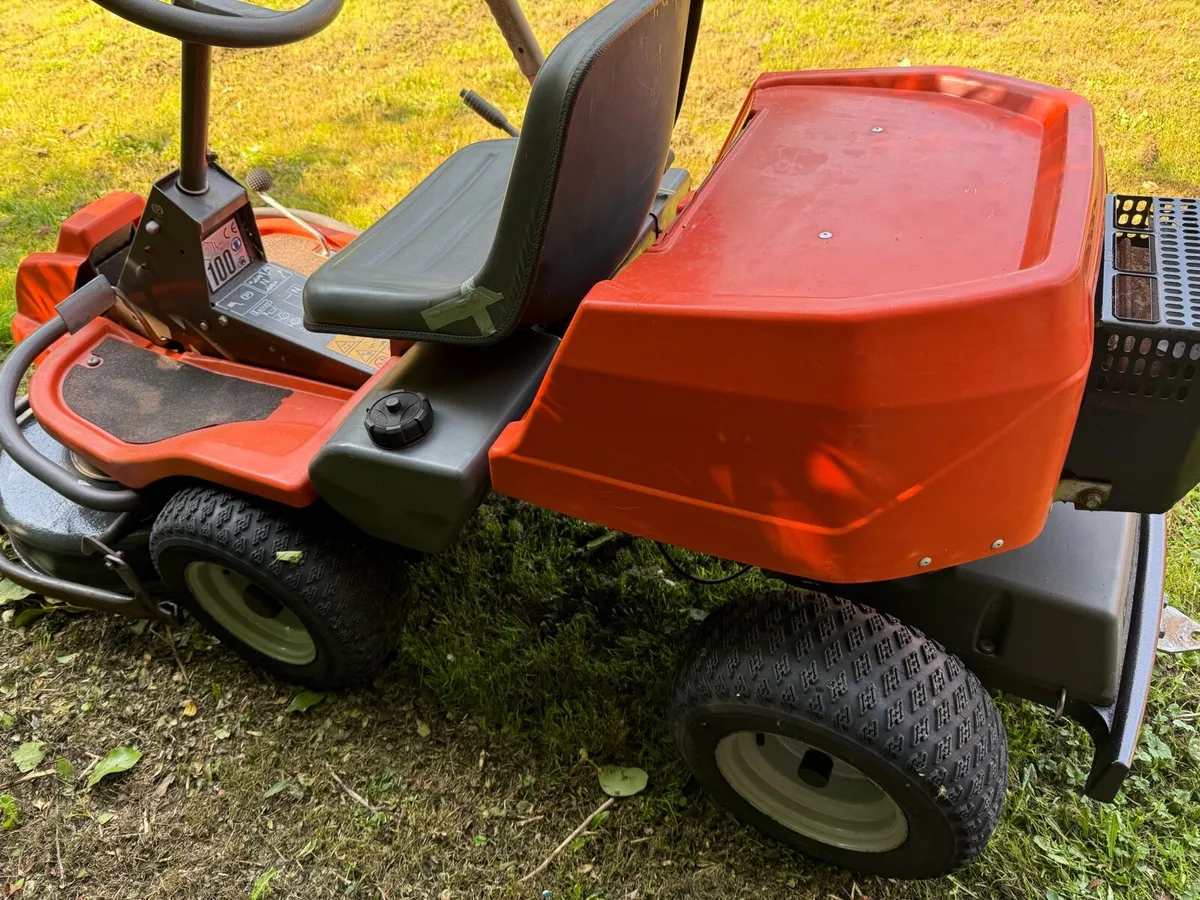 Ride on Lawnmower - Image 1