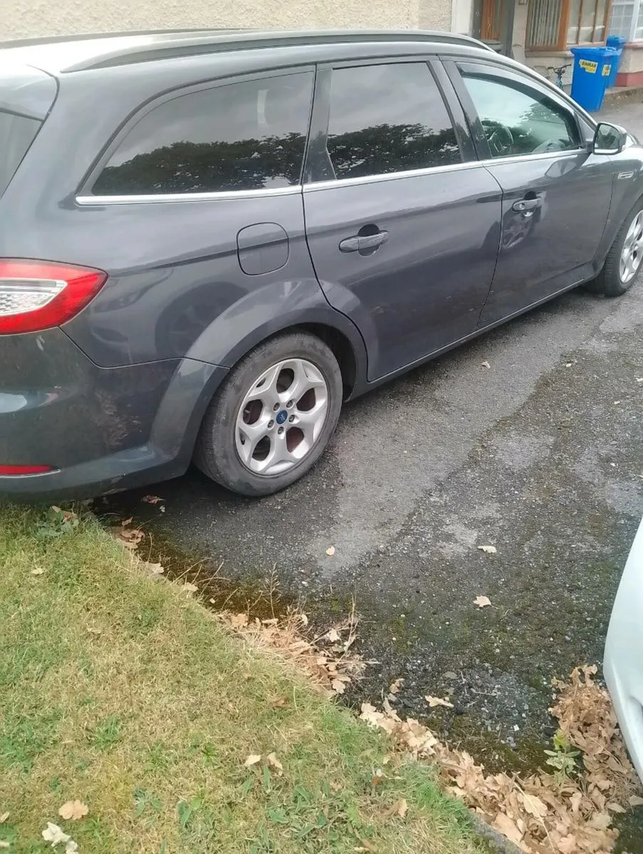 Car - Image 2