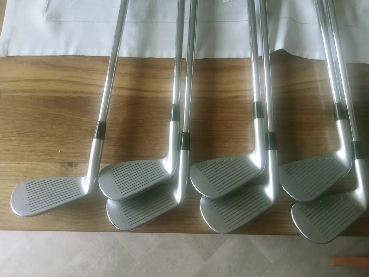 Mizuno jpx 900 forged 4/pw X stiff - Image 1