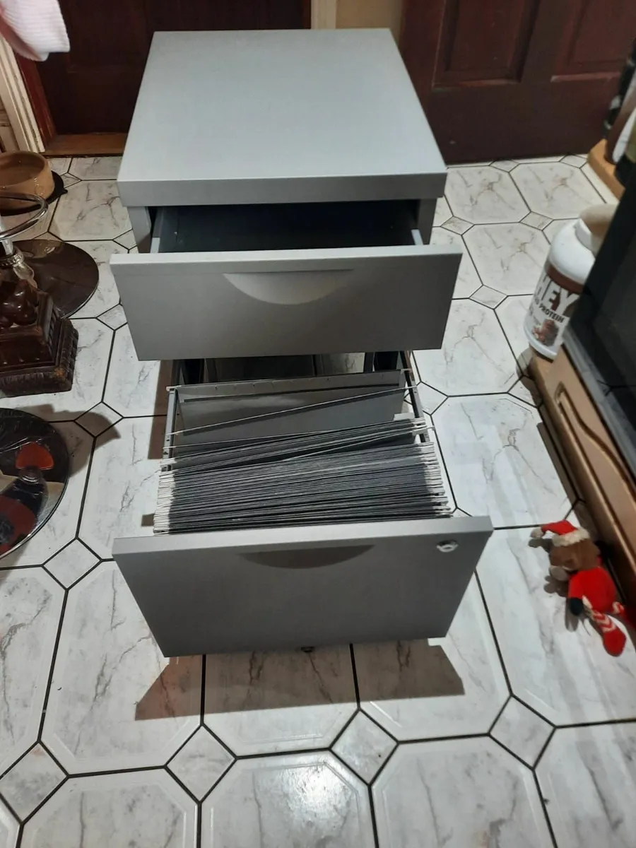 Pedestal - Image 1