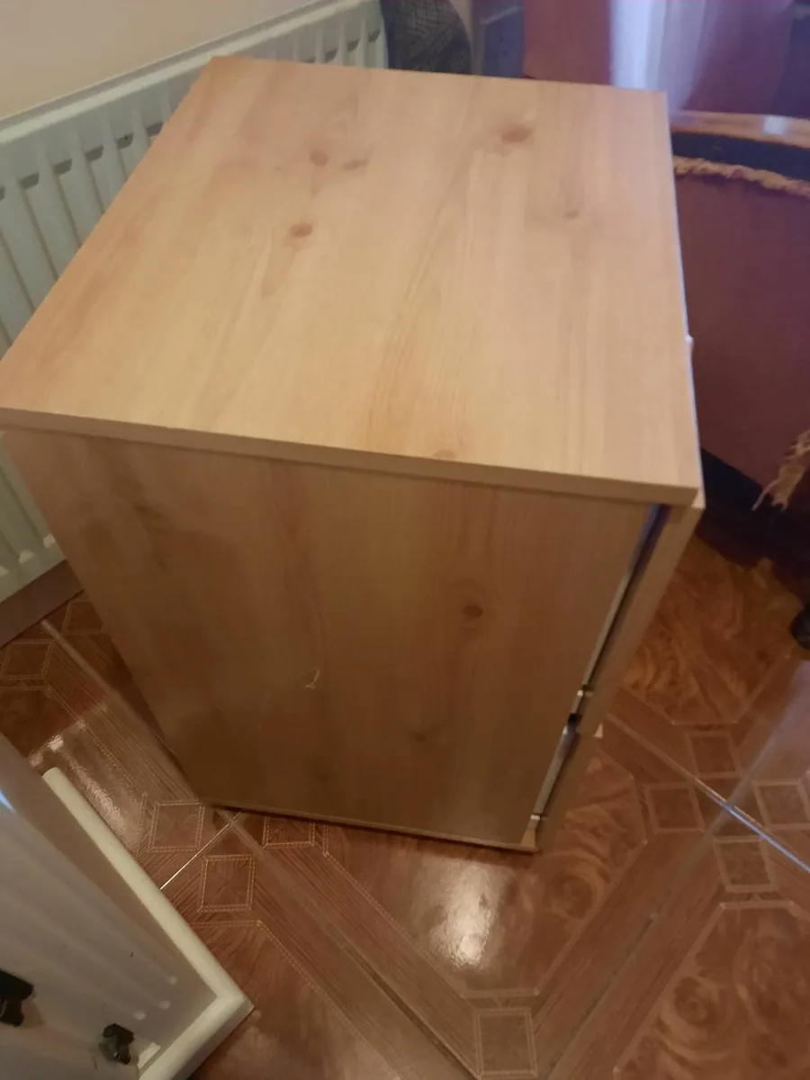 Cabinet - Image 1