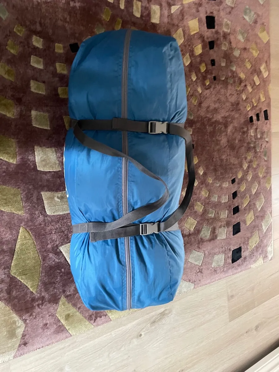 Vango air beam 5 man tent with awning - Image 2