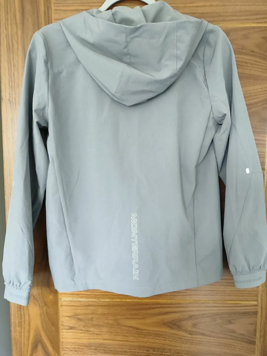 Clothes - Image 3