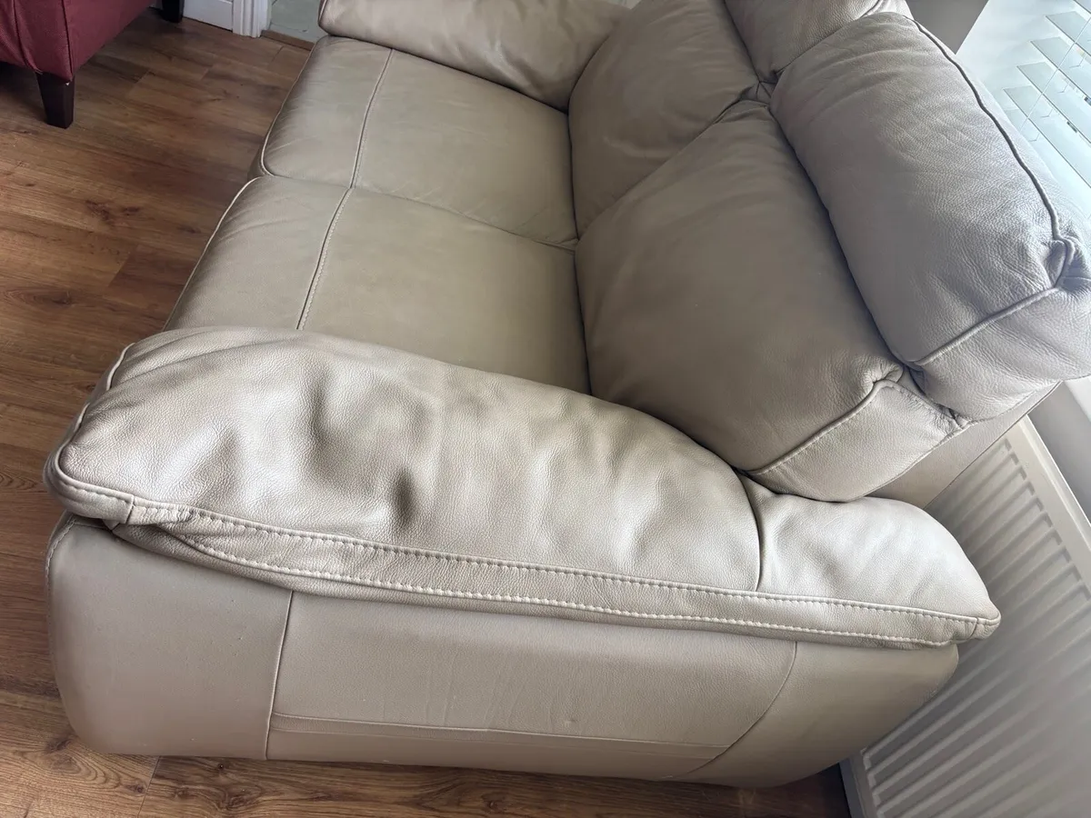 2 seater leather couch - Image 3