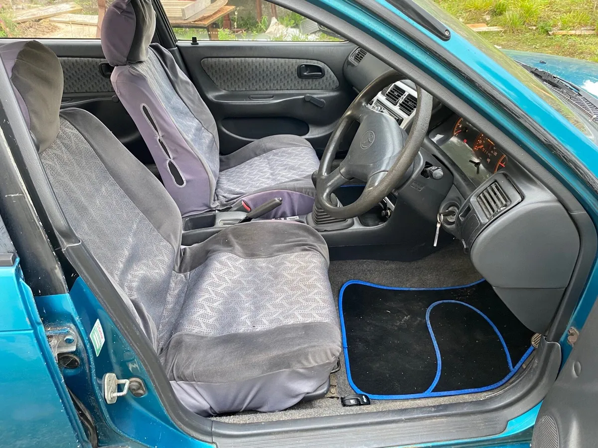 1996 Toyota Corolla Xli & 2002 vw caddy - Image 4