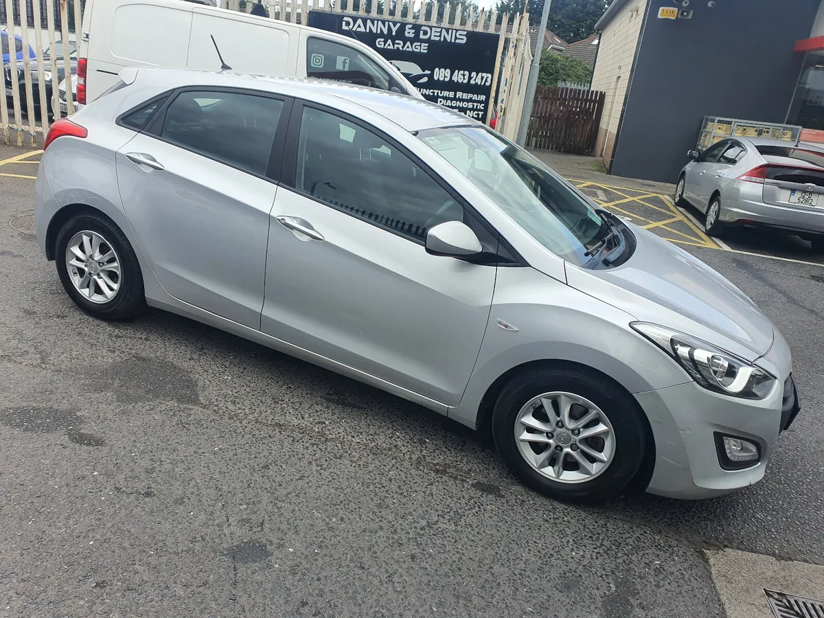 Automatic Hyundai i30 2014 deluxe new nct Low Mile - Image 3