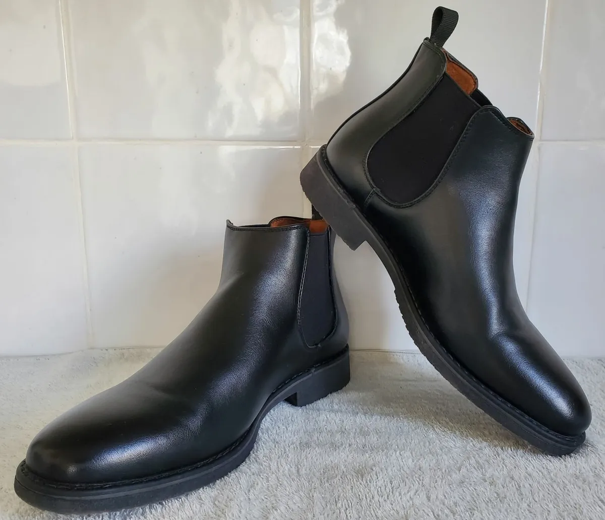 As NEW>>Chelsea Boots Size 40 .....as New - Image 1